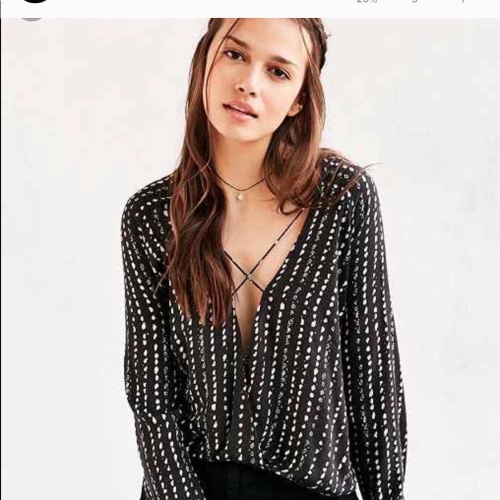 Silence And Noise Cross Cross Top Size Small - image 2